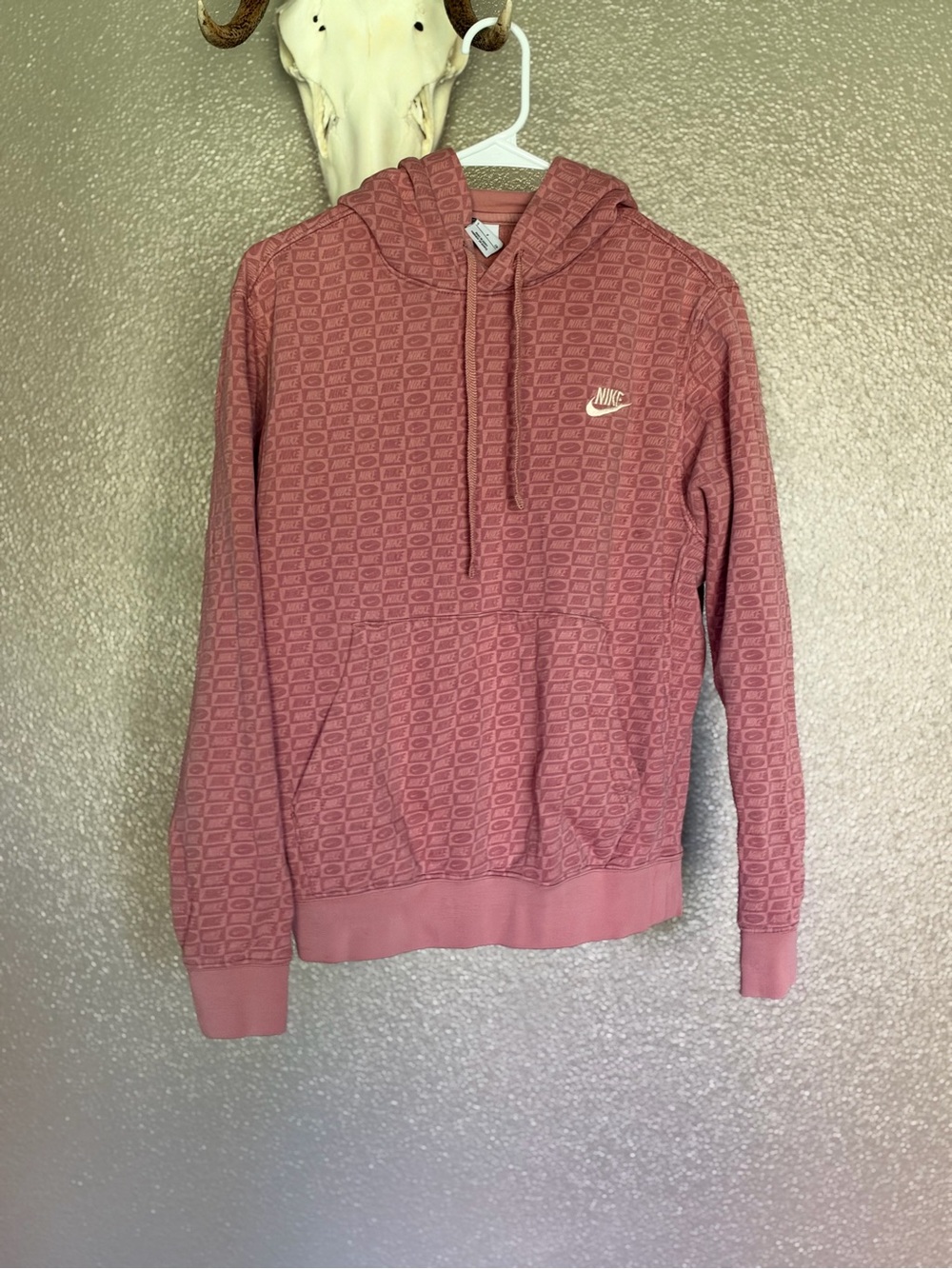 NIKE men’s small, fits like women’s small or kids XL